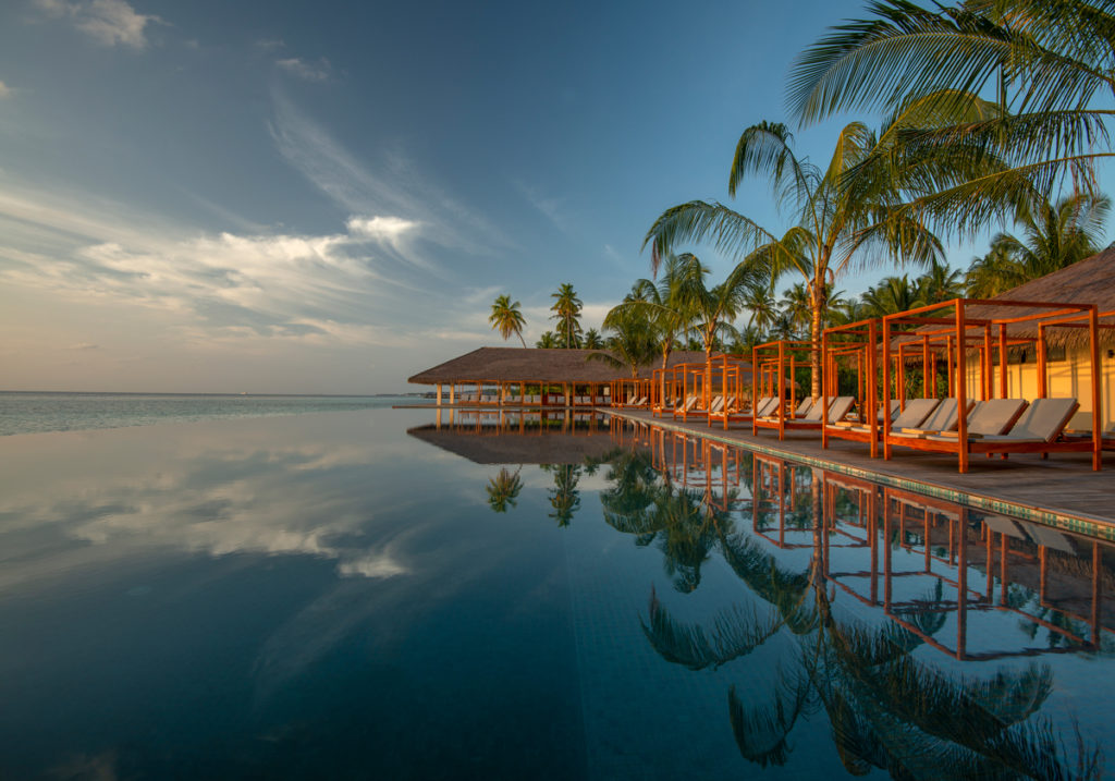 Picture of infinity pool and beach club at The Residence Maldives.