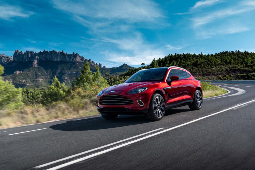 Aston Martin DBX.